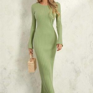 Elegant Green Ribbed Maxi Dress